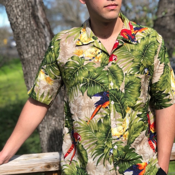 Other - Last 1! NWT Hawaiian Parrot button-down Shirt